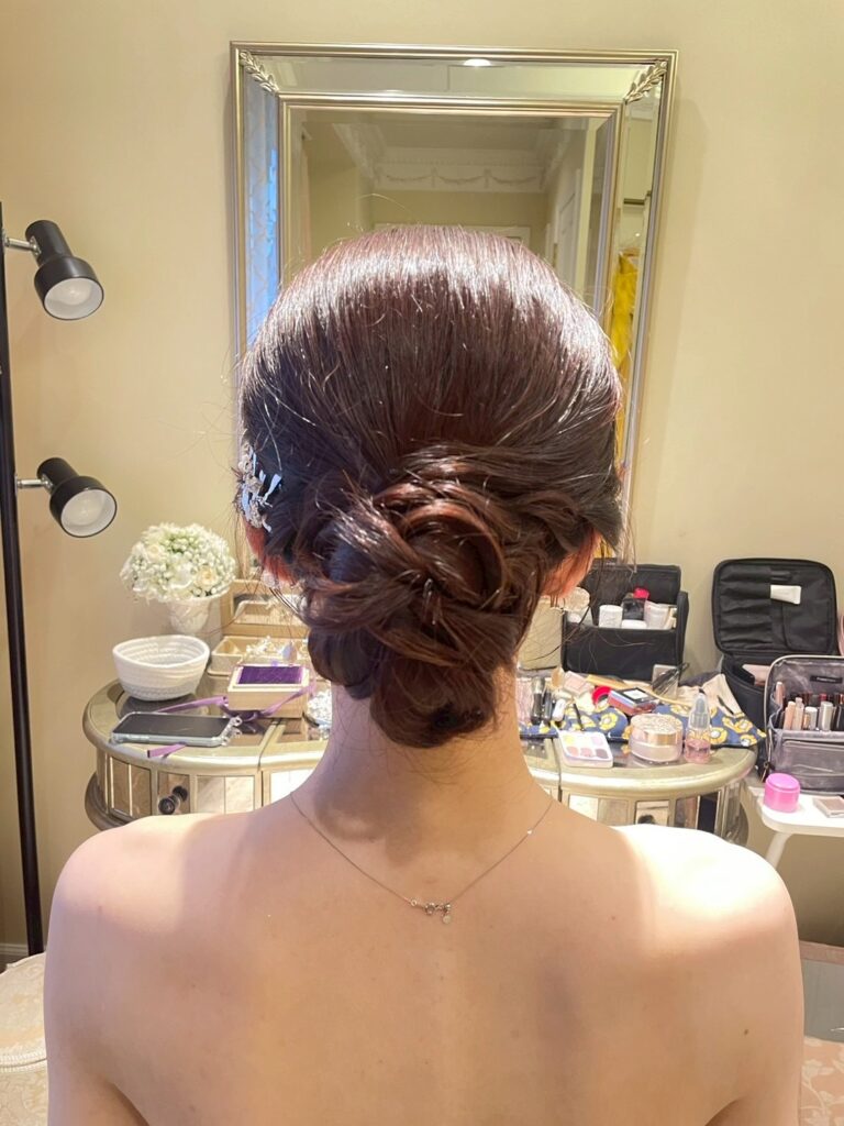 新婦様シニヨンスタイル。