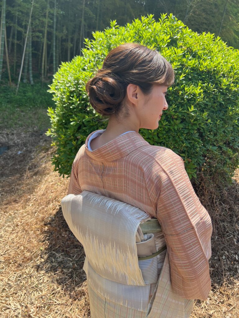 お着物好きのお客様。お太鼓大きさは帯柄、バランスを見て整えております。