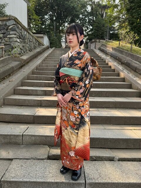 黒の振袖のトータルコーディネートで貴方らしく演出