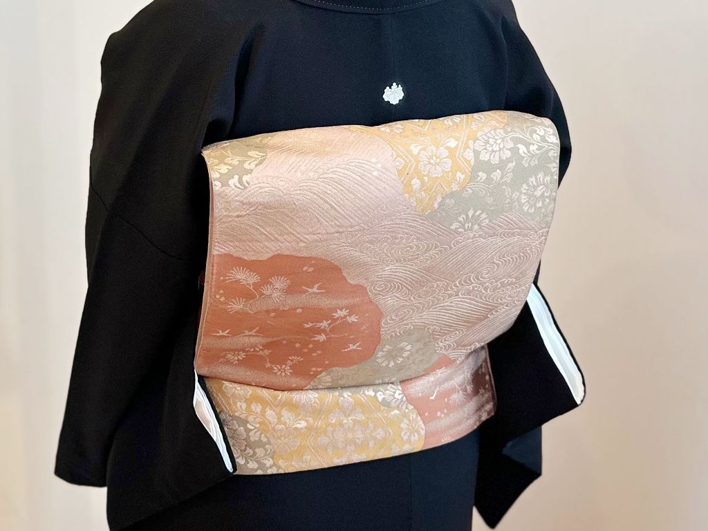 留袖着物で帯はお太鼓結び