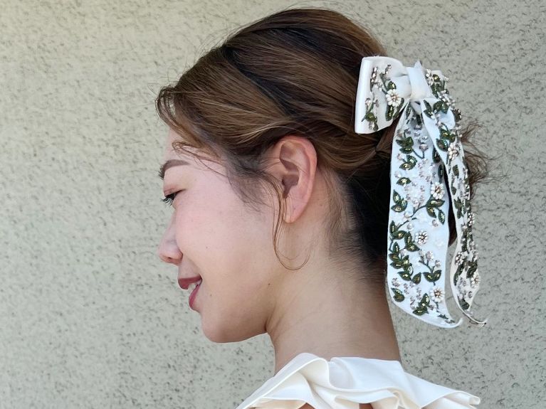挙式後ベールアウトと一緒に短い時間でヘアードチェンジ。イメージががらりと変わりました。